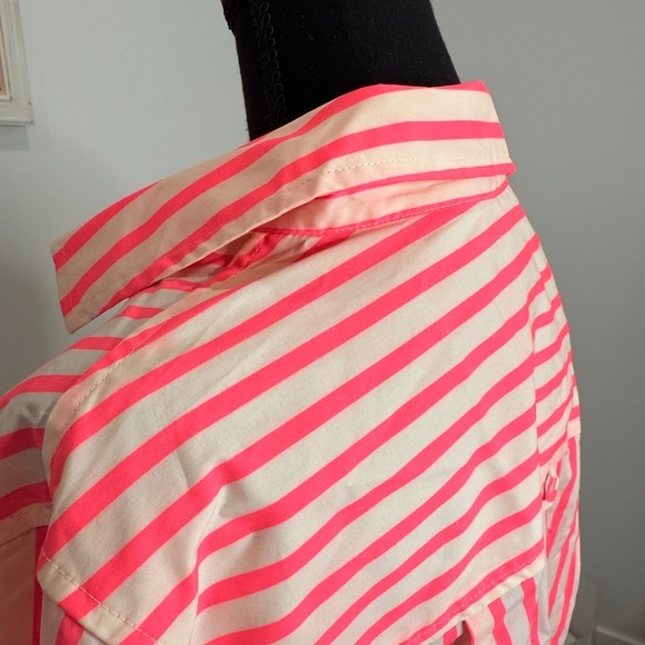 A new day Neon Pink And White Long Sleeve Button Up (M) - Picture 7 of 10
